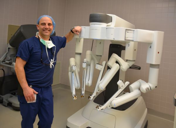 Dr. Laki Rousou with Mercy's new da Vinci Xi® surgical system.